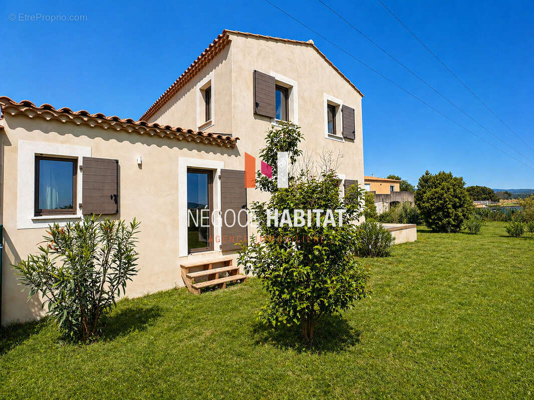 Maison à VIC-LA-GARDIOLE