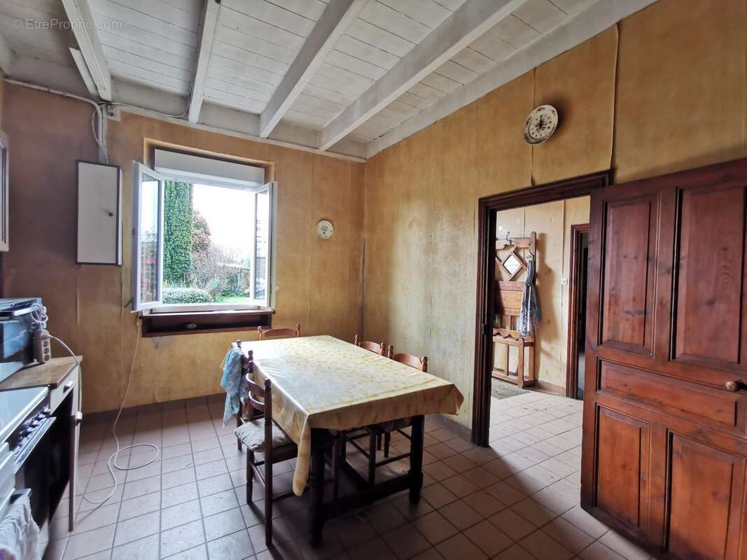 Maison à CAOUENNEC-LANVEZEAC