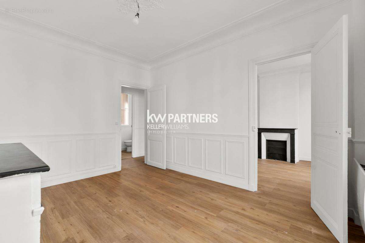 Appartement à COURBEVOIE