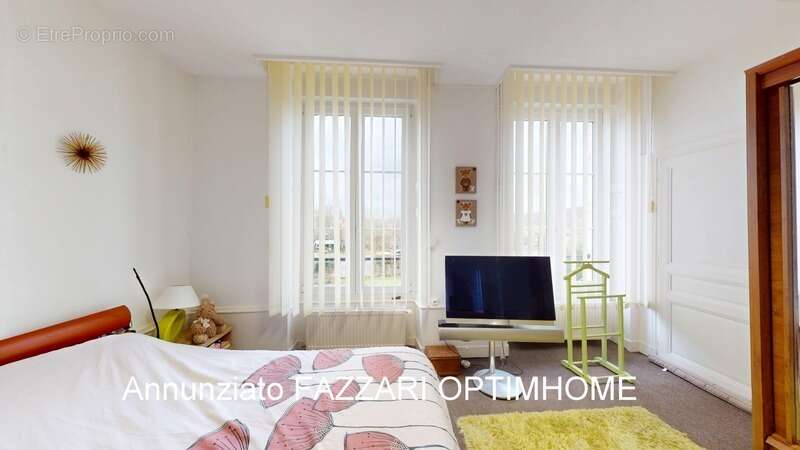 À Vendre en exclusivité à Dun sur meuse, Grande Maison de Maître avec Revenus Locatifs, proche Belgique et Luxembourg ! 244 m² h - photo 10