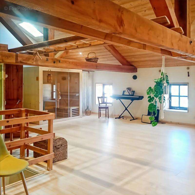 Maison à SAINT-CHRISTOPHE-D'ALLIER