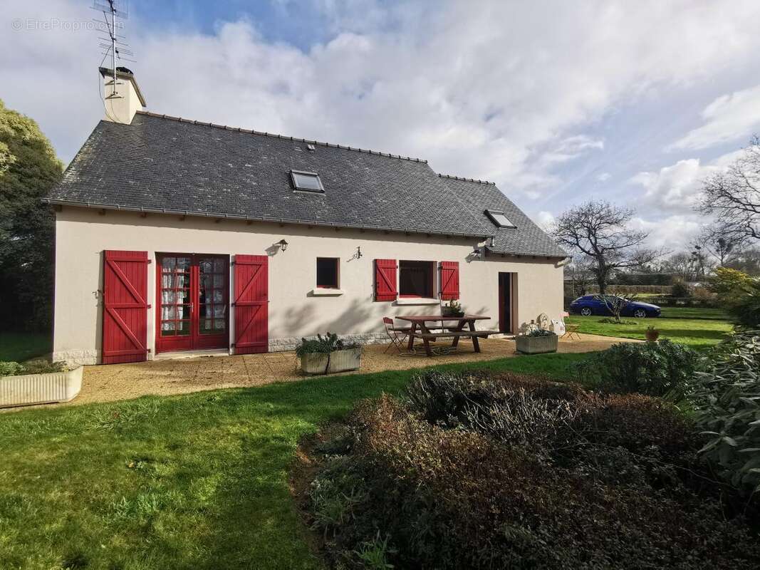 Maison à SAINT-CLET
