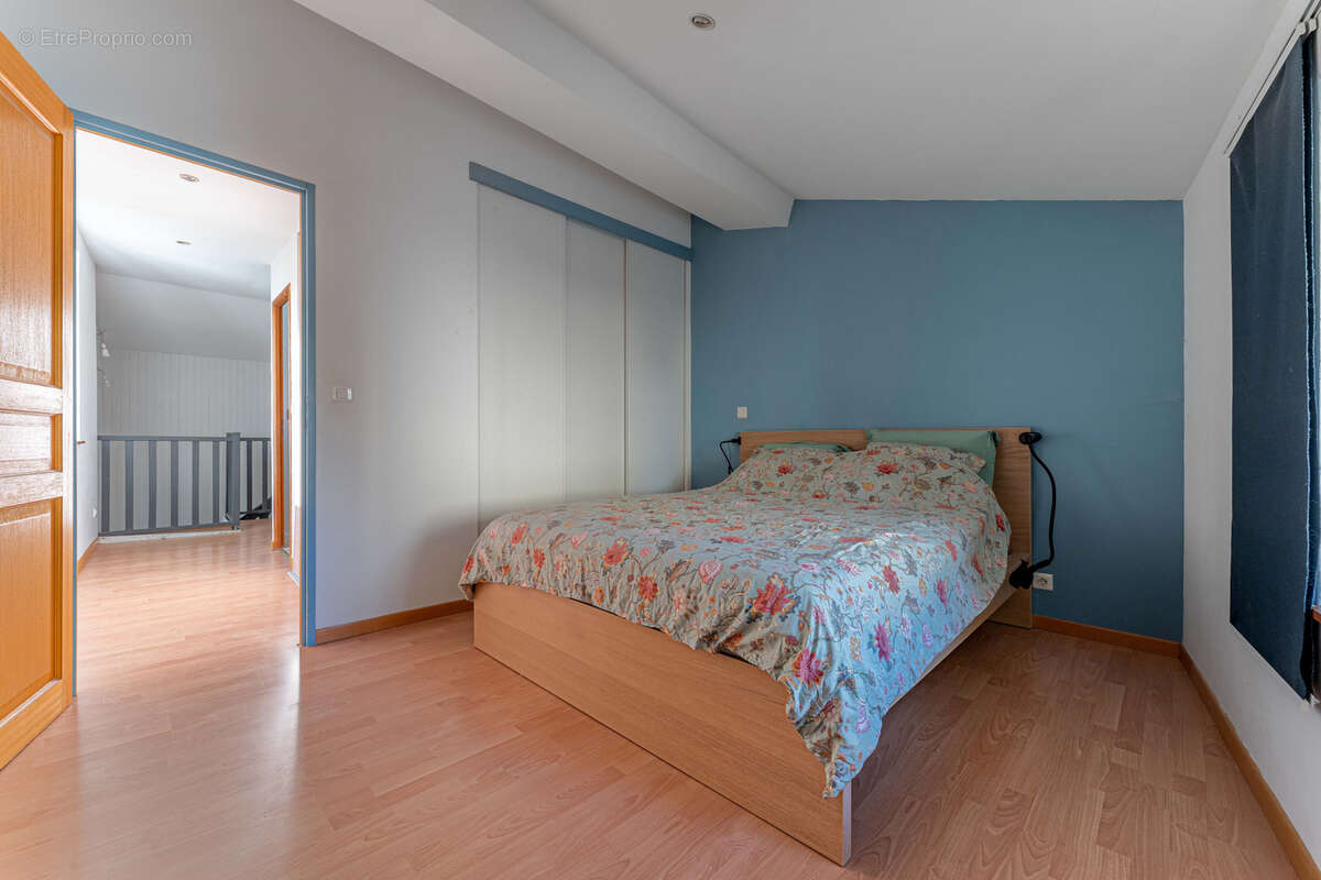 Maison à NEUVILLE-SUR-SAONE