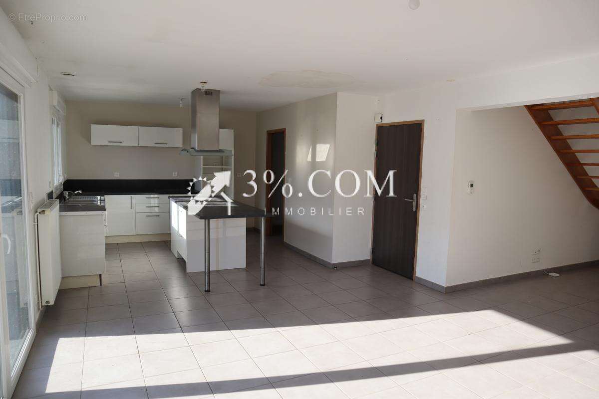 Maison à GONDECOURT