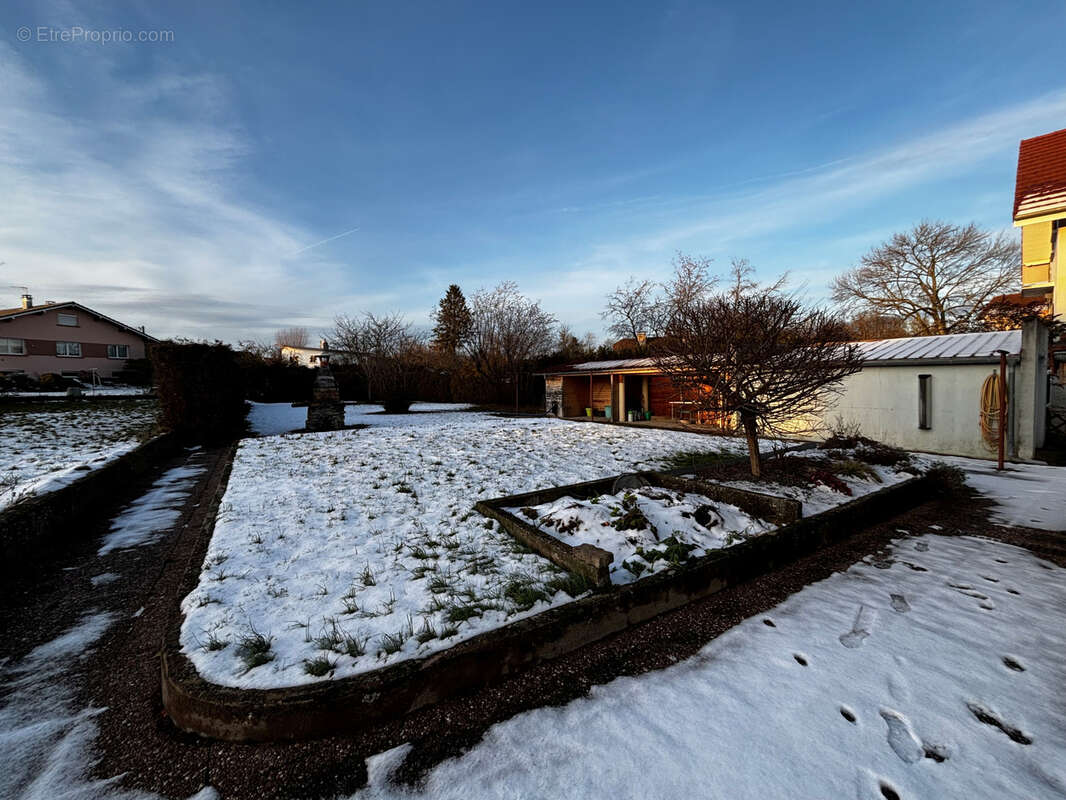 Maison à VIEUX-CHARMONT