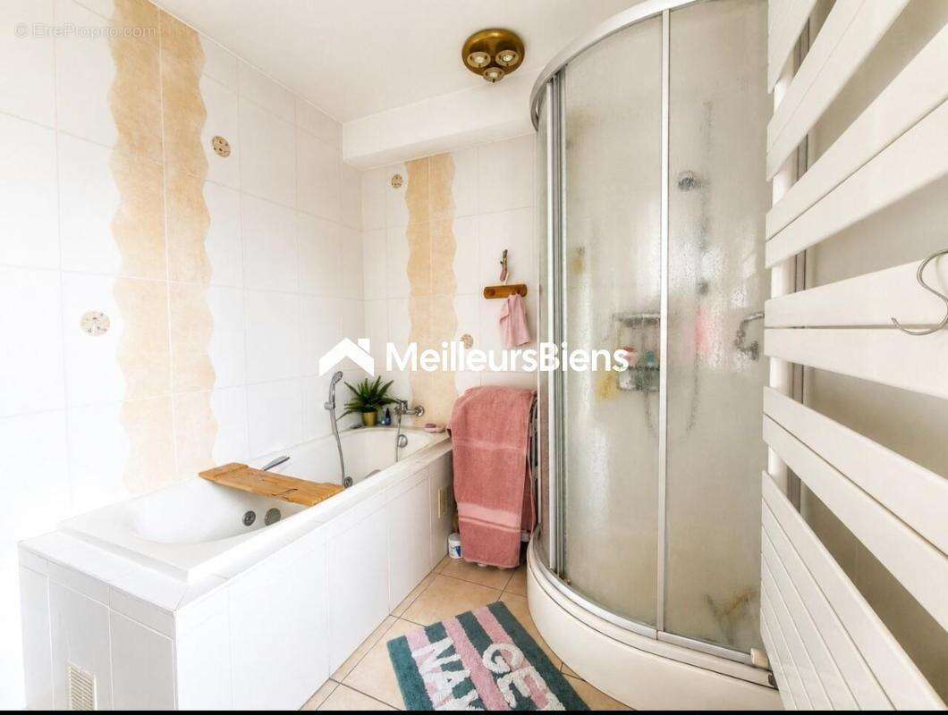 Appartement à SAINT-GENIS-POUILLY