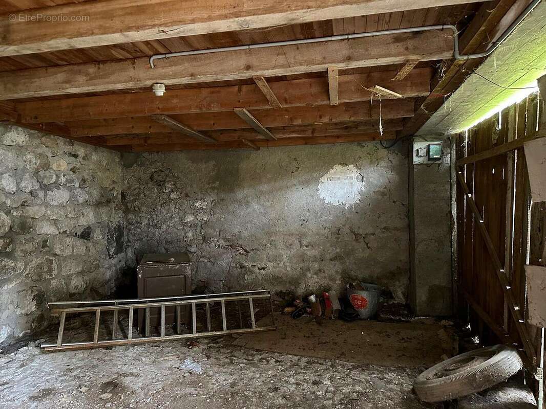 Terrain à SAINT-MARTIN-VALMEROUX