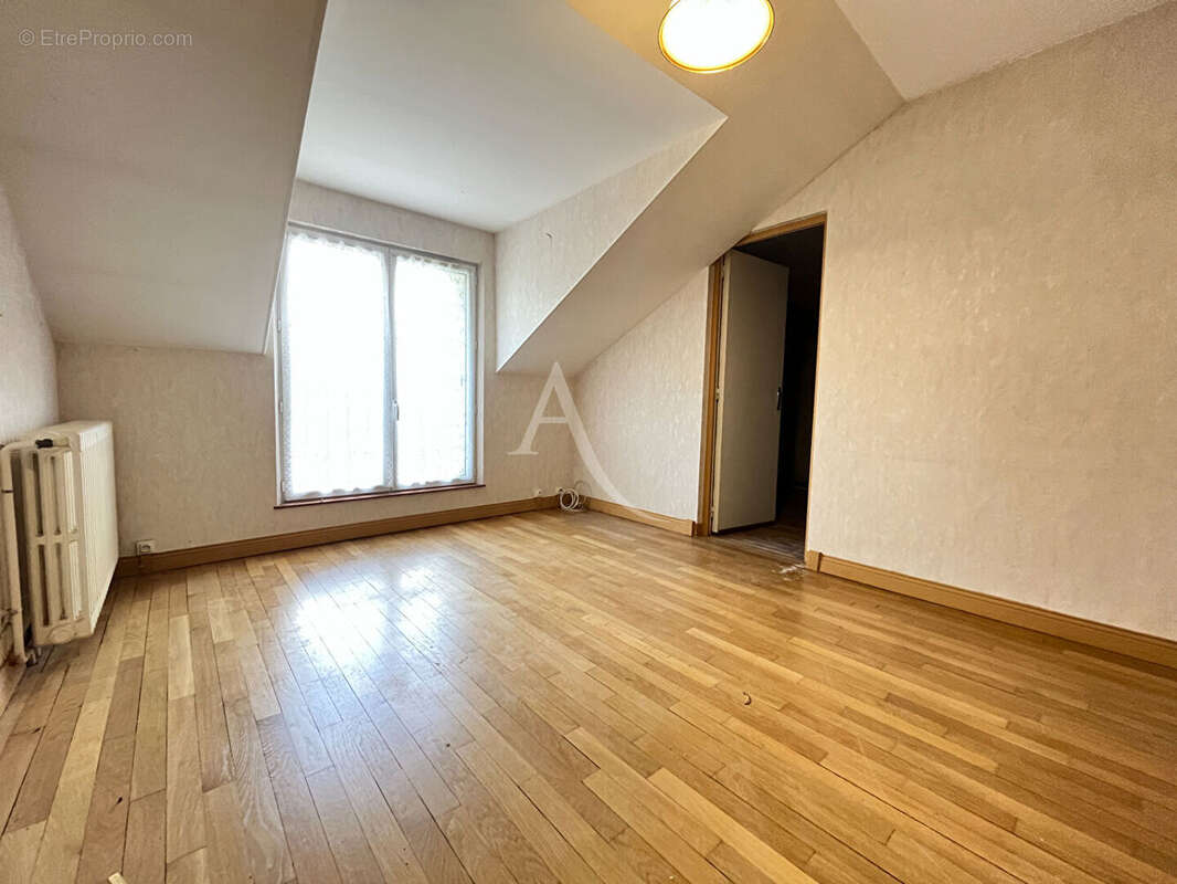 Maison à SAINT-CHERON