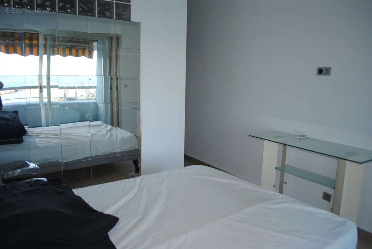 Appartement à VILLENEUVE-LOUBET