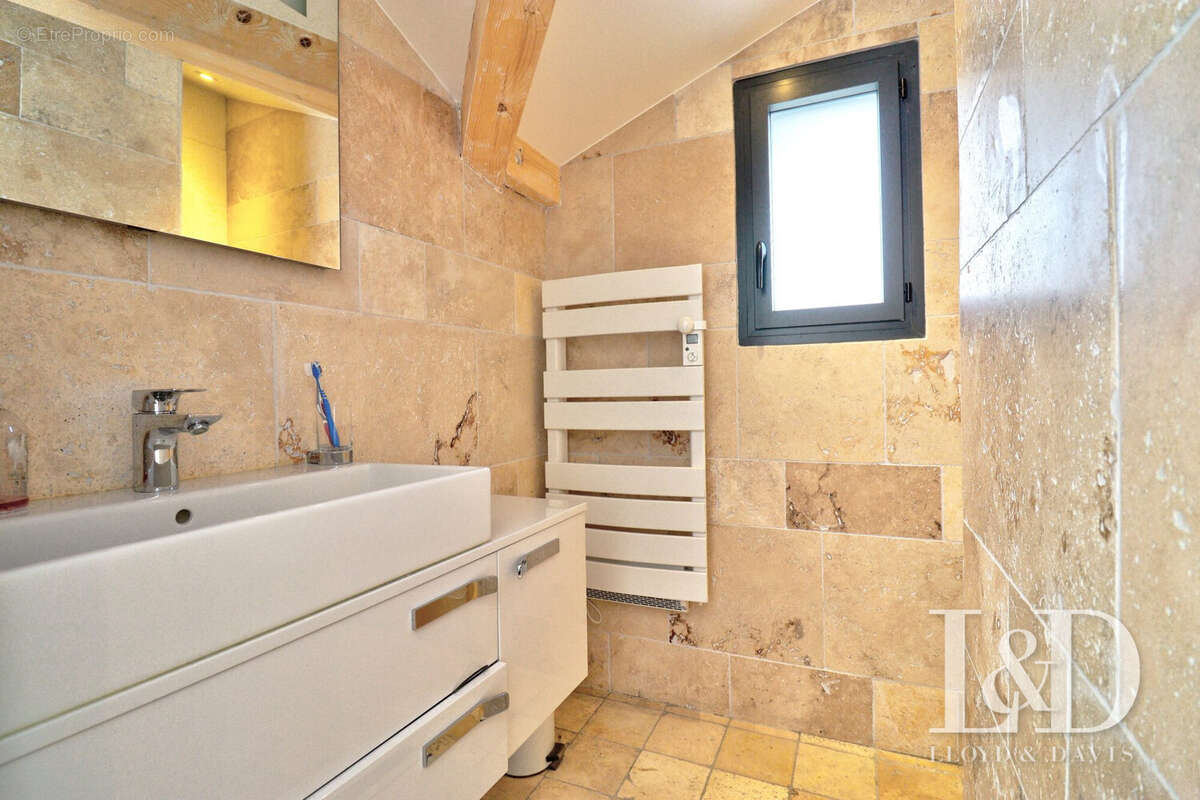 Appartement à AIX-LES-BAINS