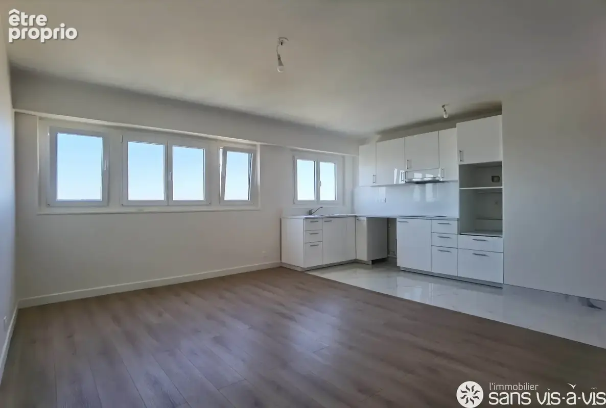 Courbevoie, Quartier Charras - Résidence Les Gémeaux  -  Appartement de 4 pièces de 89m2, refait à neuf et en - photo 3