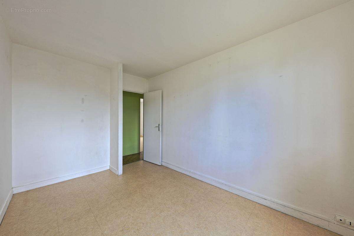 Appartement à LE PLESSIS-TREVISE