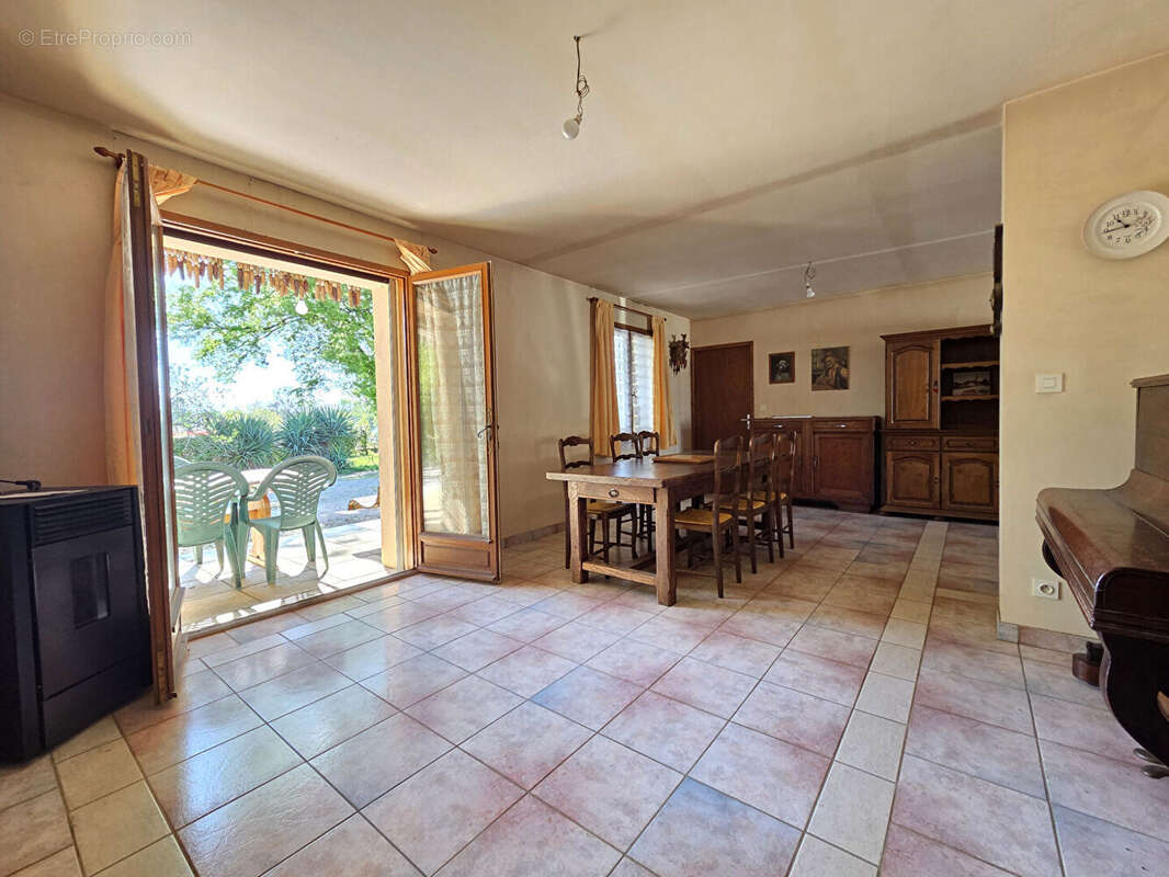 Maison à SAILLENARD