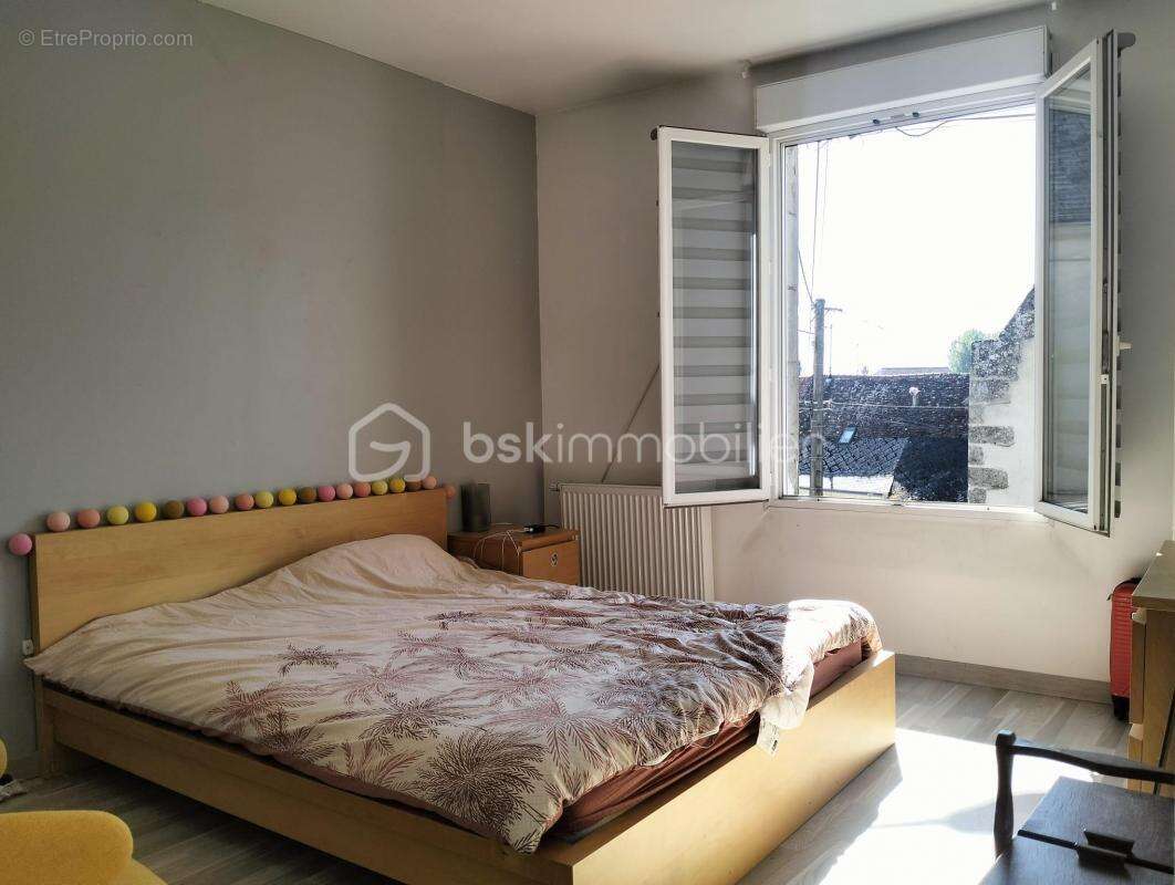 Maison à CINQ-MARS-LA-PILE