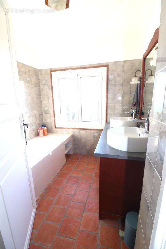 Maison à BERRE-LES-ALPES