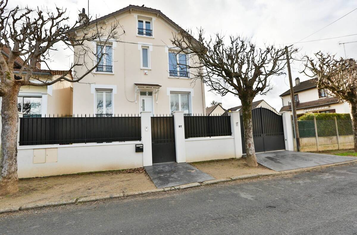 devant de la maison - Maison à GOURNAY-SUR-MARNE