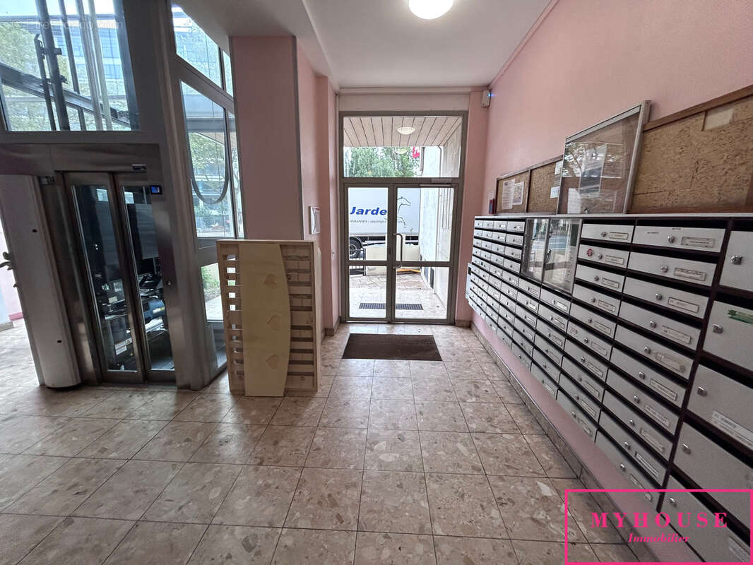 Commerce à MONTROUGE