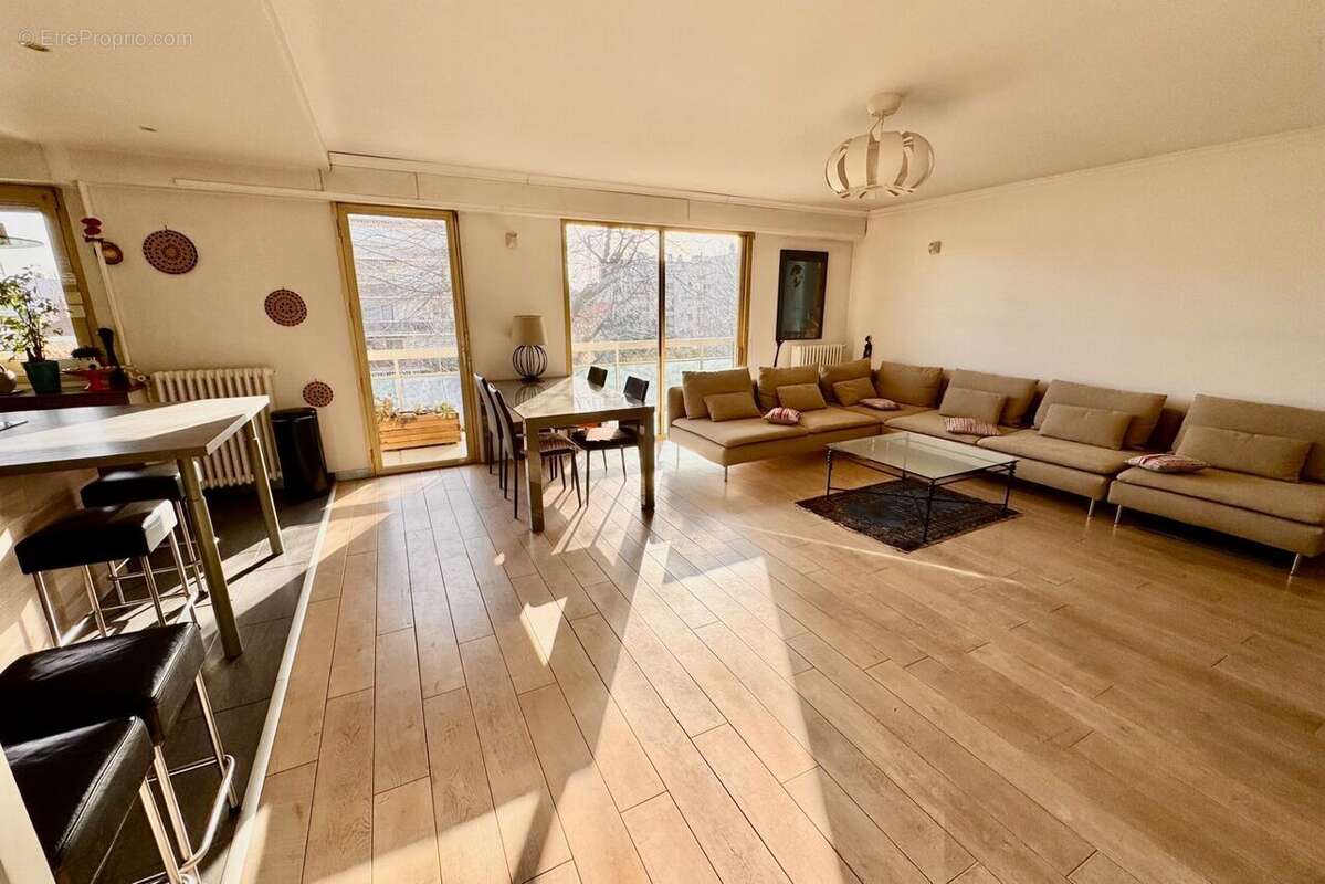 Appartement à SAINT-MAUR-DES-FOSSES