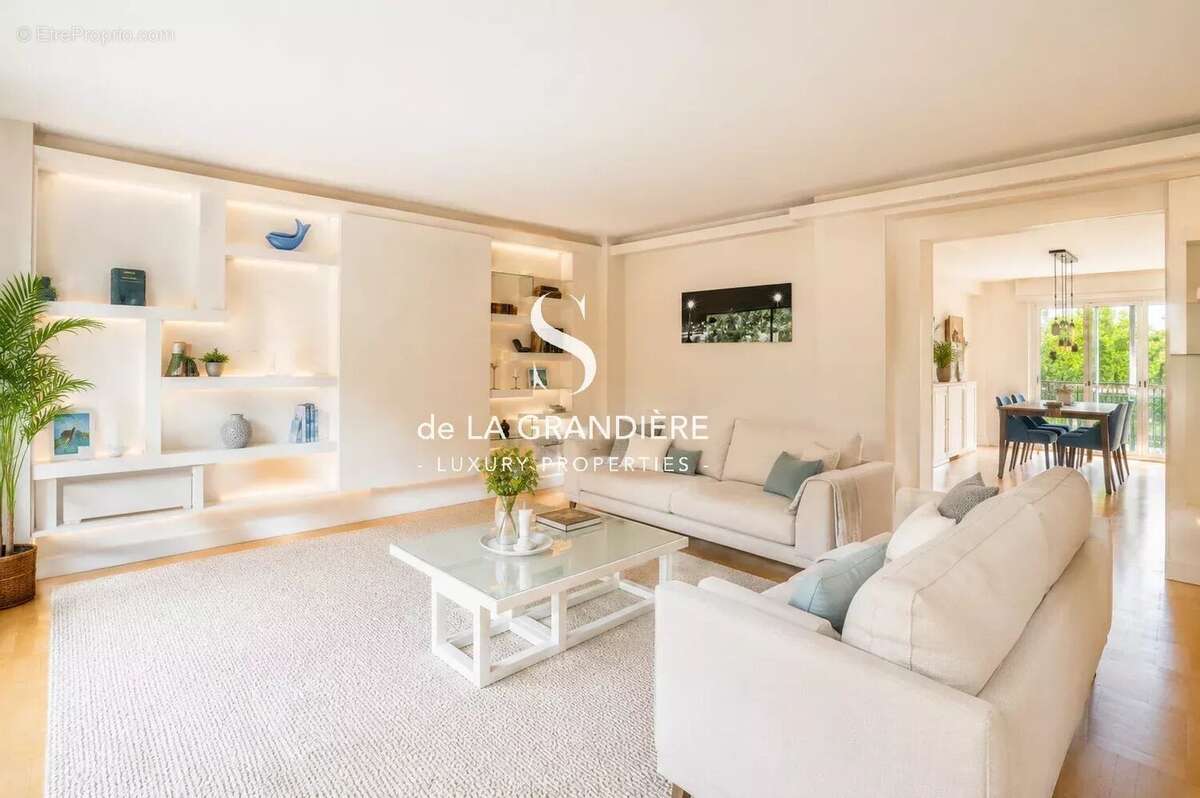 Appartement à NEUILLY-SUR-SEINE