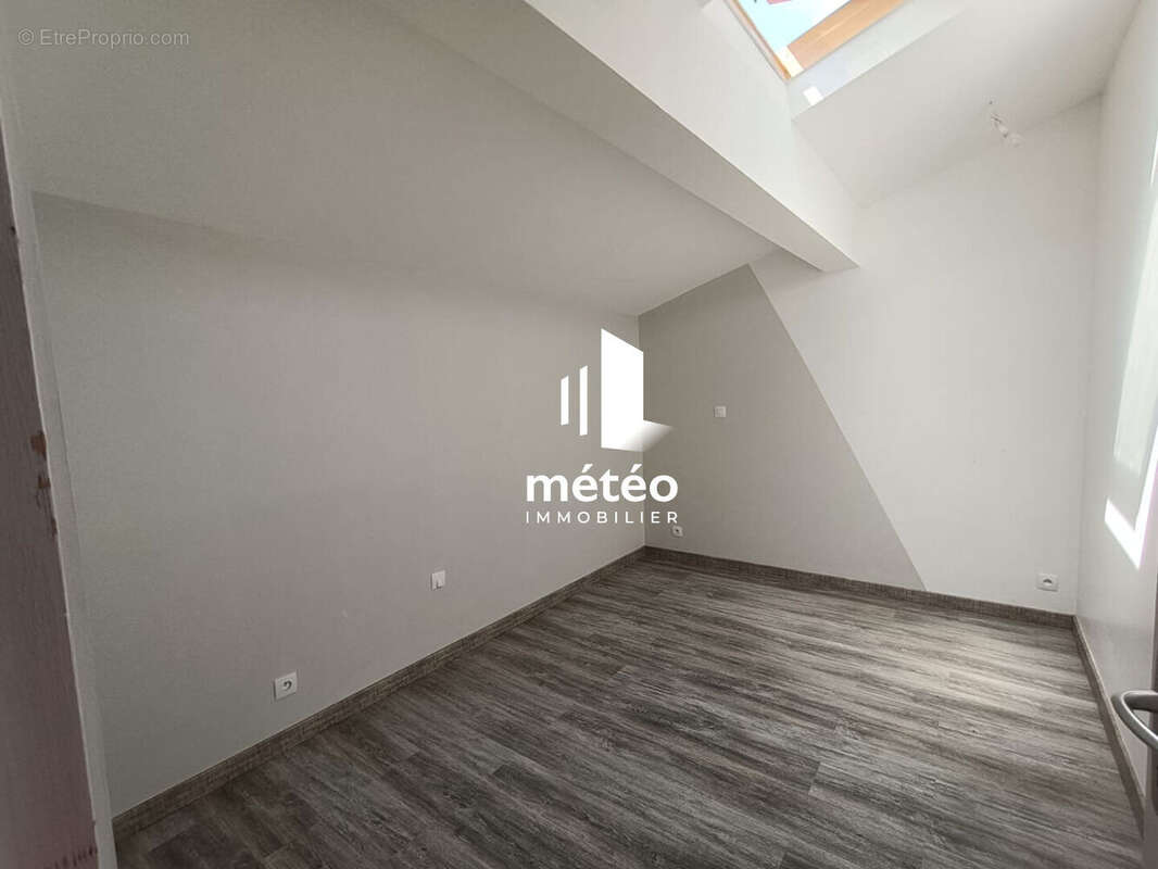 Maison à SAINTE-GEMME-LA-PLAINE