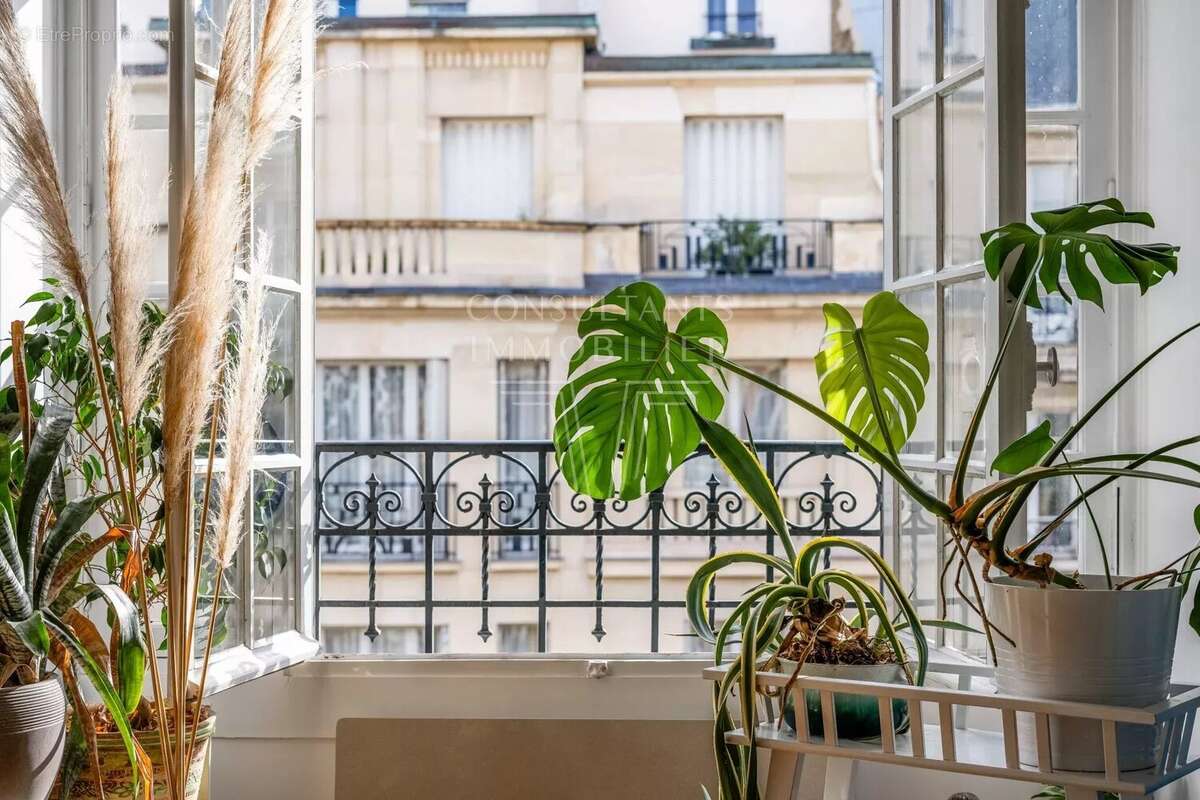 Appartement à PARIS-16E