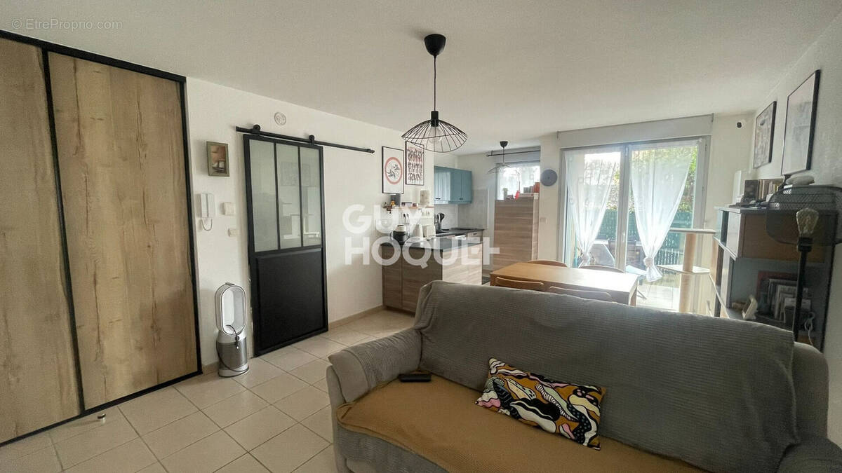 Appartement à POUSSAN