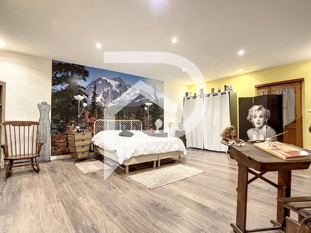 Maison à MONTIGNY-LENGRAIN