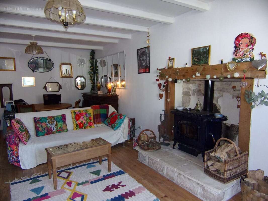 Maison à CHEF-BOUTONNE