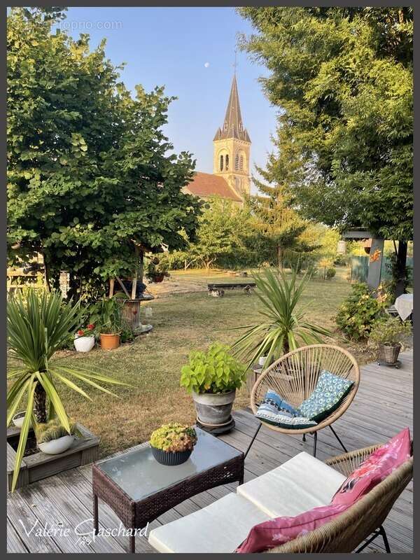 Maison à SAINT-SEURIN-SUR-L'ISLE