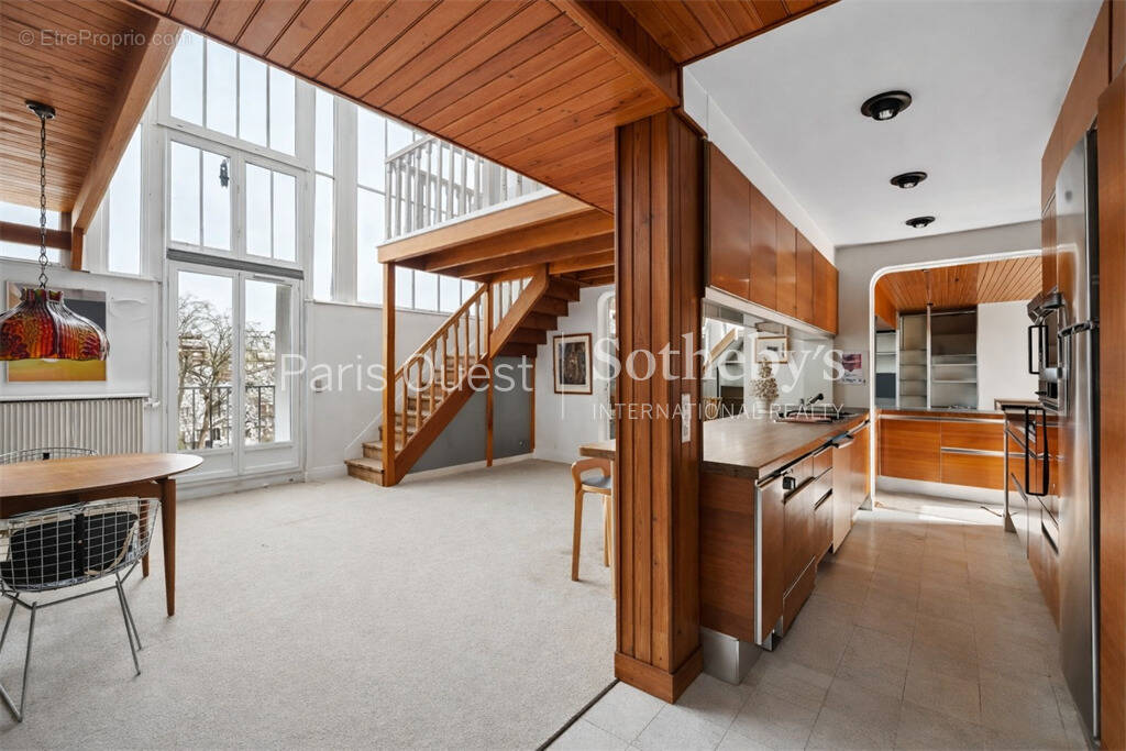 Appartement à PARIS-17E