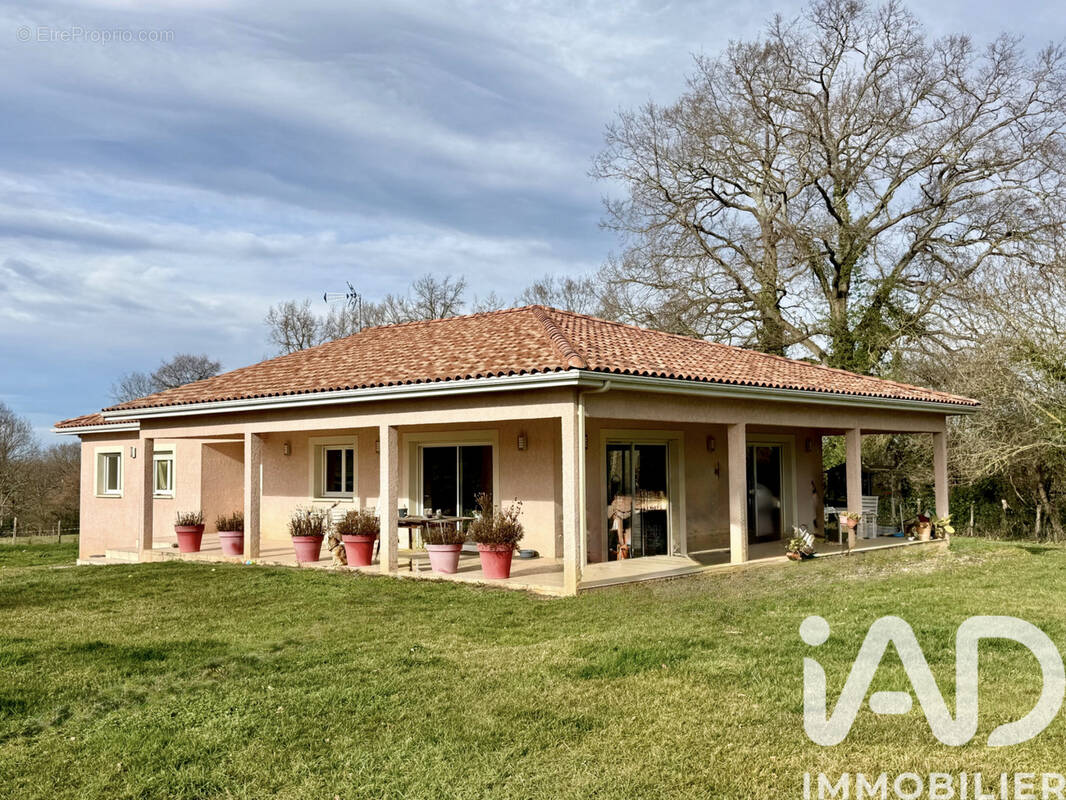 Photo 1 - Maison à FRANQUEVIELLE