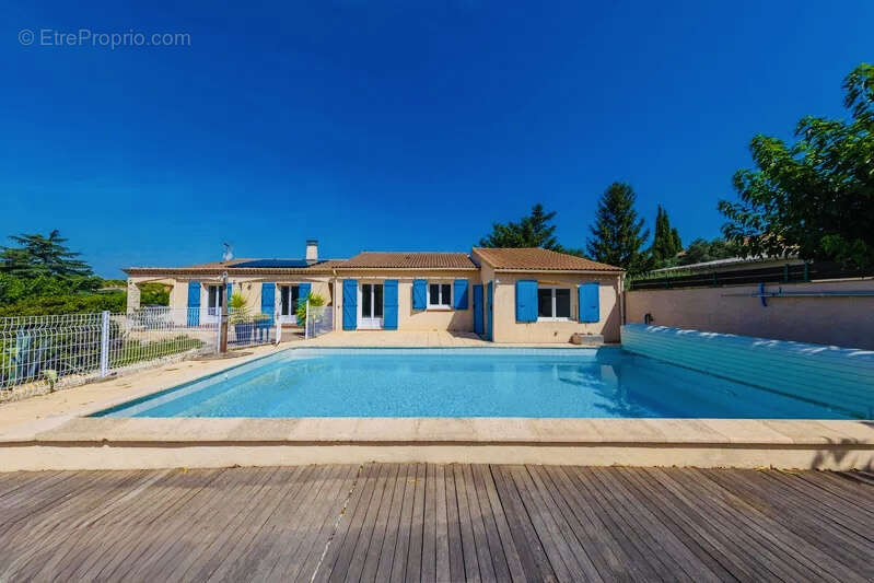 Maison à UCHAUD