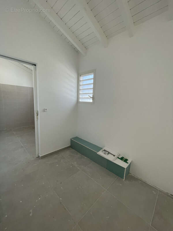 Maison à LES ABYMES