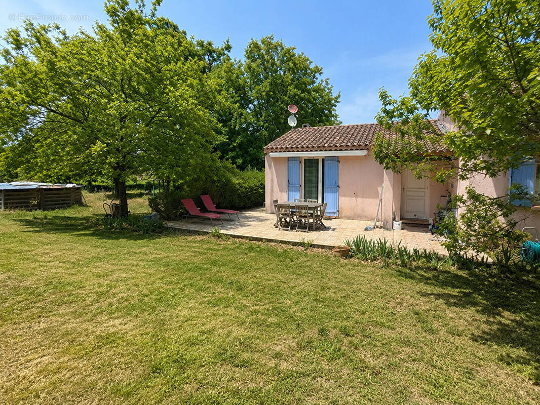 Maison à SAINT-CEZAIRE-SUR-SIAGNE