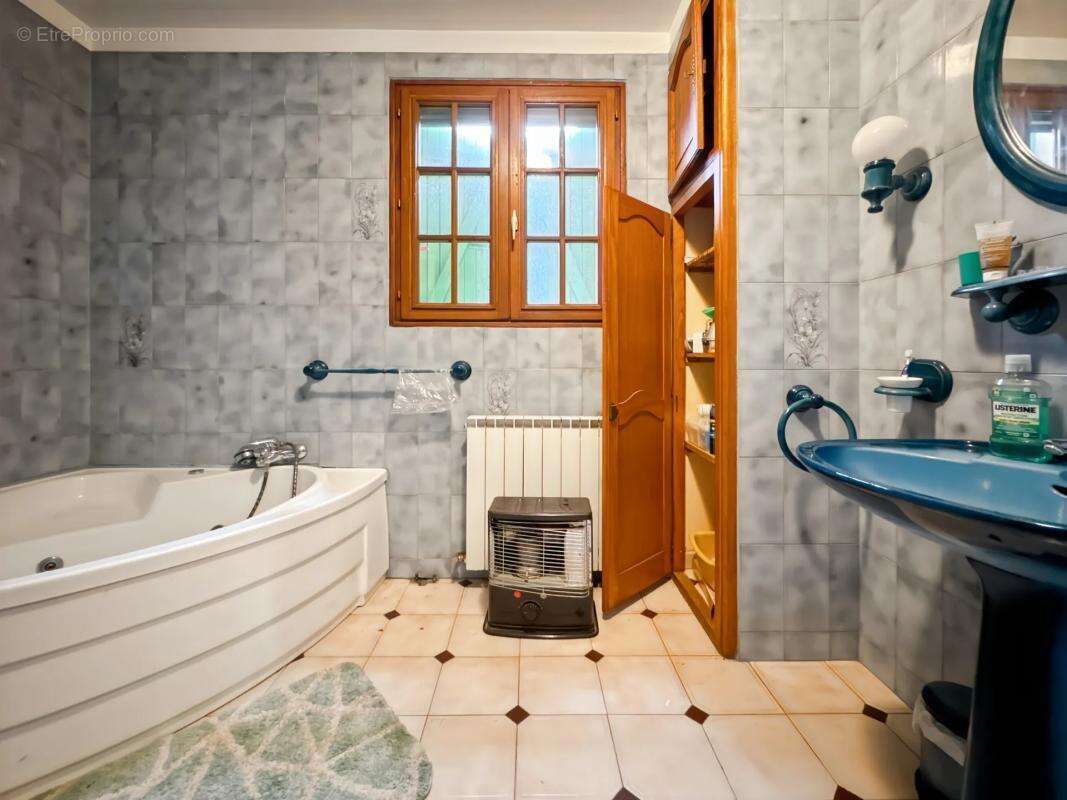 Maison à THEZAN-DES-CORBIERES