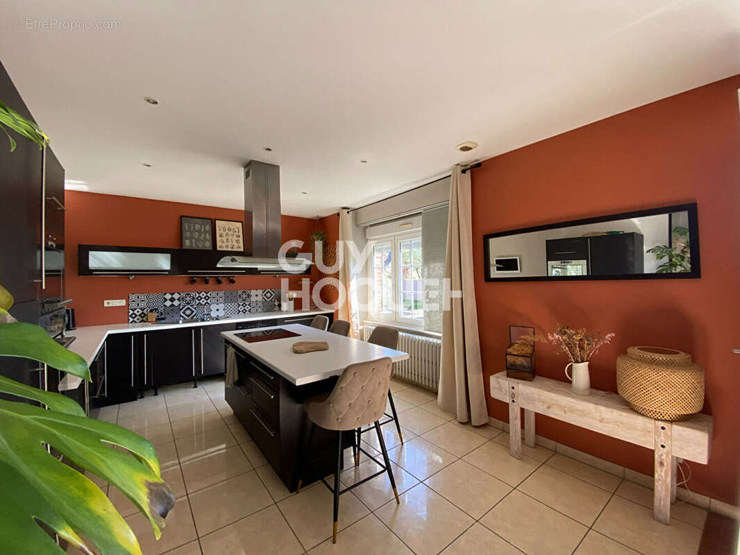 Maison à SAINT-GUINOUX