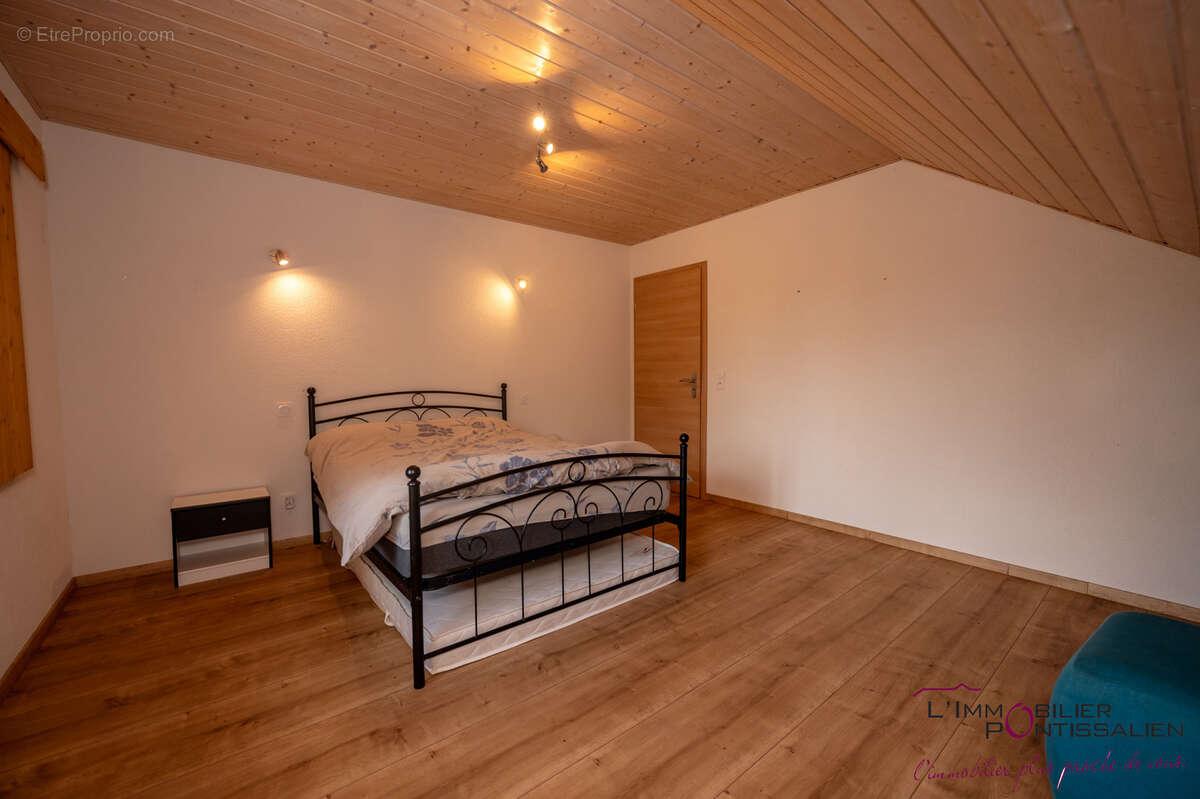 Maison de caractere offrant de beaux volumes - photo 41
