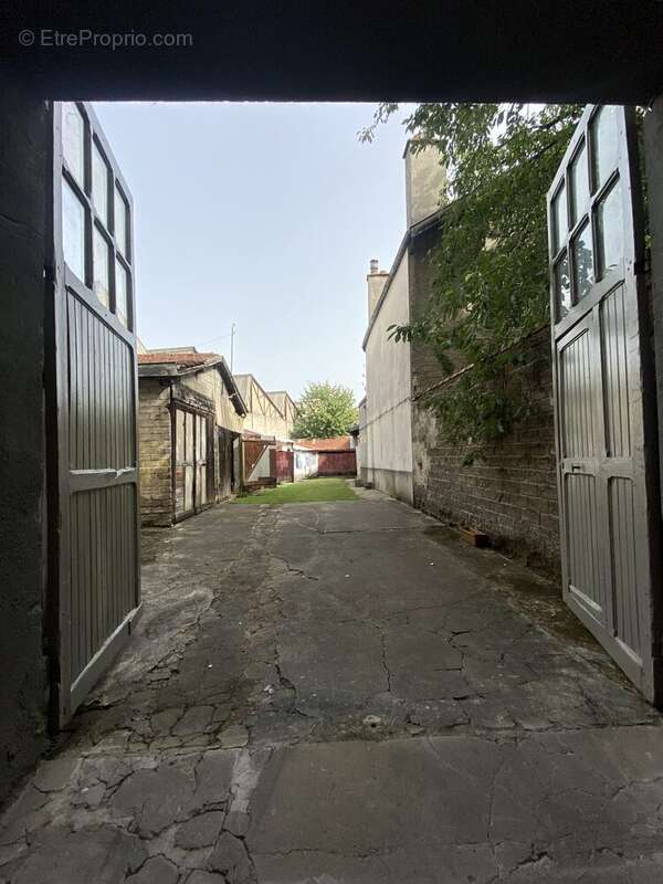 Parking 425 m² à Limoges  - photo 3