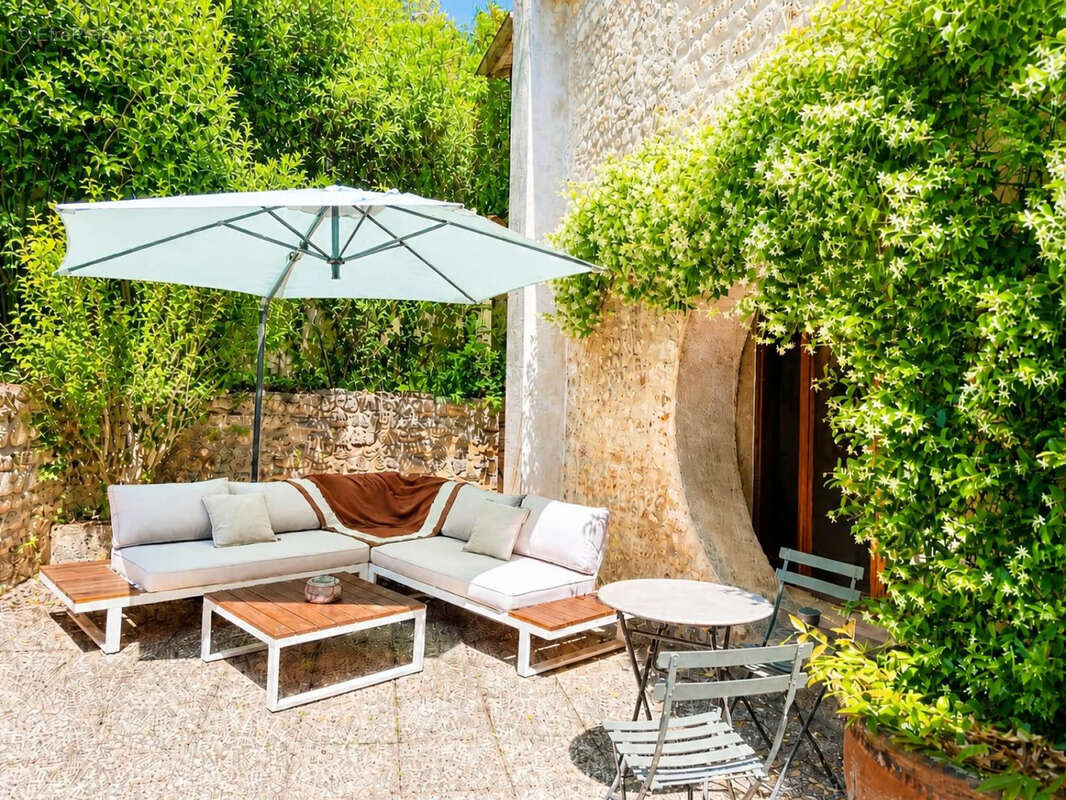 Maison à CHATEAUNEUF-SUR-CHARENTE