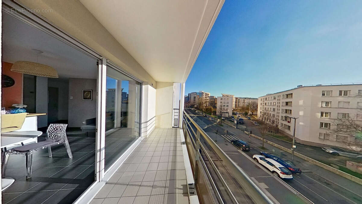 Appartement à LYON-8E