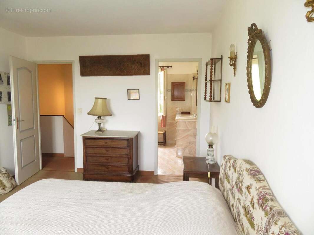   - Maison à DRAGUIGNAN