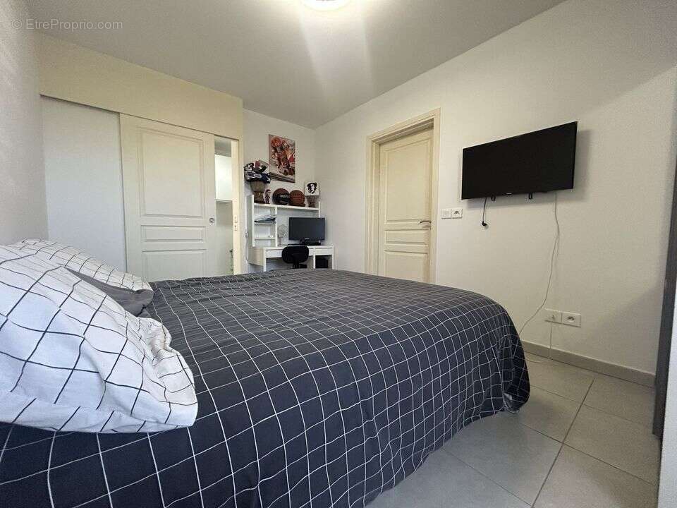 T2 - plan de cuques - box - garage - terrasse - sans vis à vis - Appartement à PLAN-DE-CUQUES
