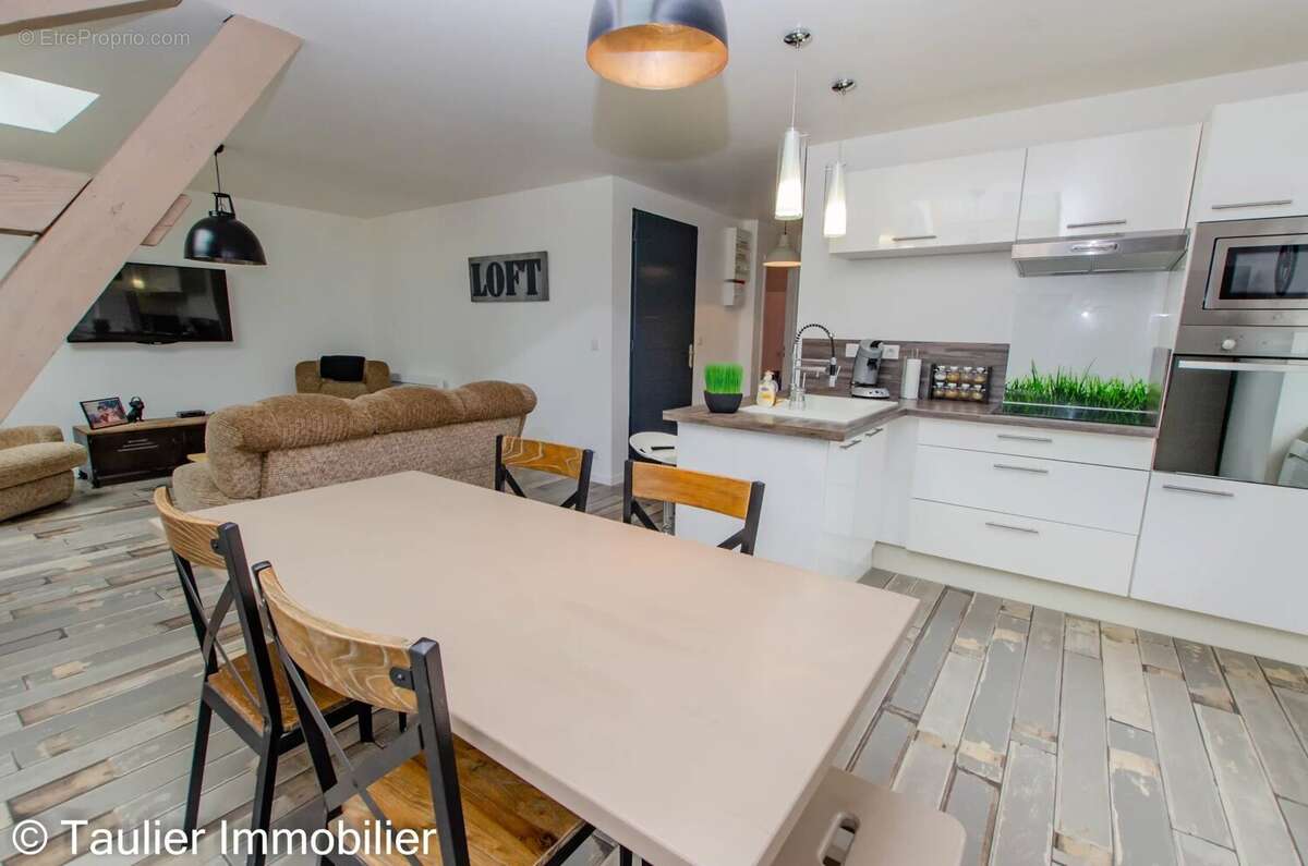 Appartement à RENCUREL