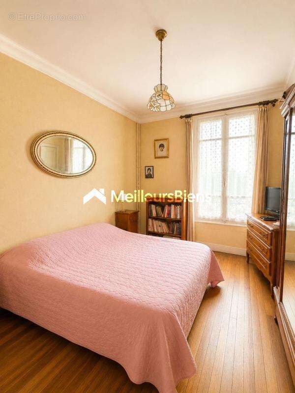 Appartement à CHARENTON-LE-PONT