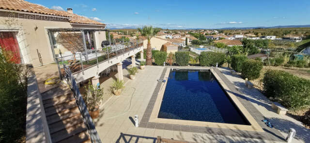 Villa  exeptionnelle avec deux magnifiques gites sur un très grand terrain avec piscine - photo 3