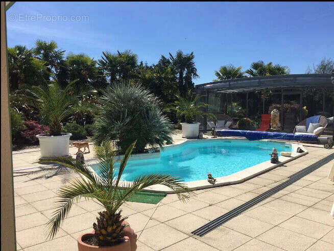 Maison à SAINT-FRONT-DE-PRADOUX