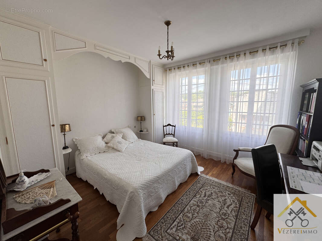 Maison à OBJAT
