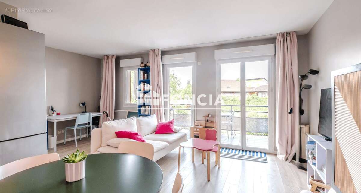 Charmant 3 pièces avec balcon au pied de la frontière - photo 3