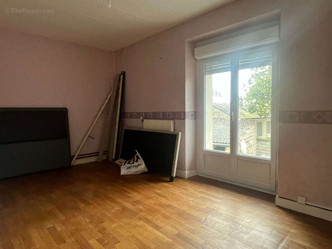 Maison à COUSSAY-LES-BOIS