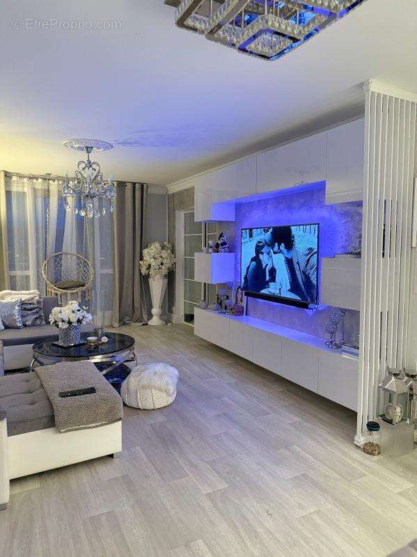 Appartement à PIERRE-BENITE